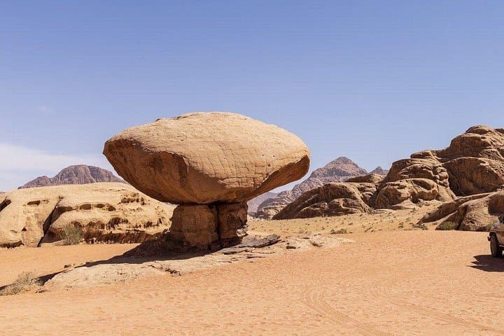 5-Hour Jeep Tour in Wadi Rum: Jebel Burdah, Khazali Canyon & Sunset photo 3