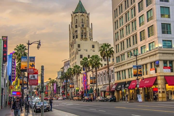 Smooth Arrival: Private LAX Airport Transfer to Los Angeles by Business Car photo 6