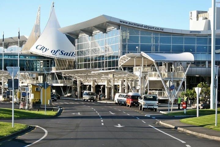 Auckland to Rotorua Private Transfer — Door-to-Door Shuttle Service photo 1