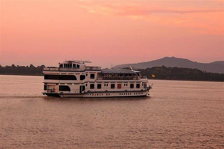 Hooghly River Evening Cruise: Kolkata Night Cruise Past Howrah Bridge photo 4