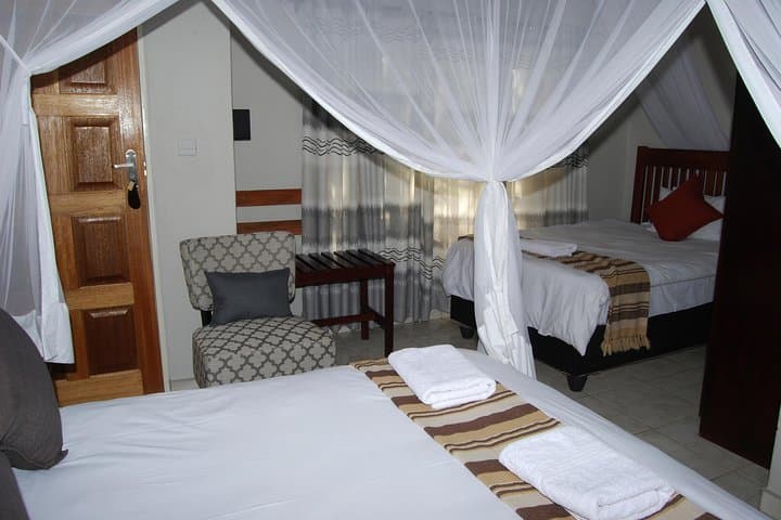 Victoria Falls Multi-Day Dzimbahwe Guest Lodge Package: Safari, Falls & Chobe Day Trip photo 3