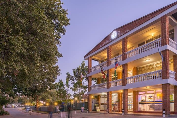 Victoria Falls 4-Day N1 Hotel Package: Falls Tour, Chobe Safari & Zambezi Dinner Cruise