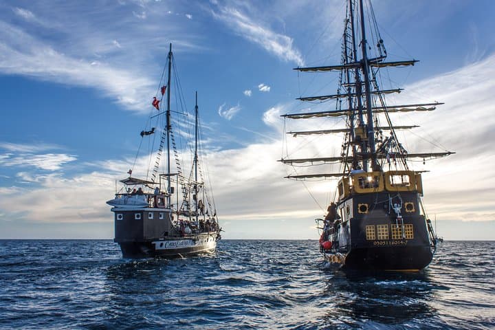 Pirate Sunset Dinner Cruise at Cabo San Lucas: El Arco & Open-Bar Evening