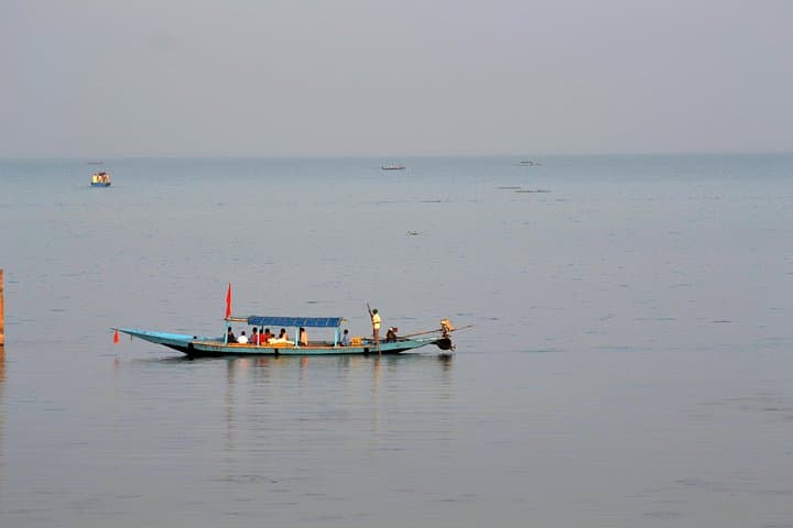 Konark & Chilika Lake Day Tour from Bhubaneswar: Sun Temple, Dolphins and Birding