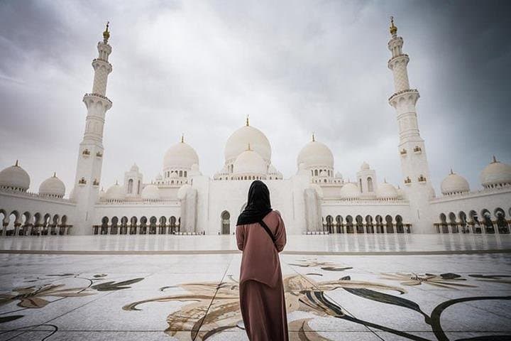Private Abu Dhabi City Tour — Sheikh Zayed Mosque, Corniche & Heritage Walk