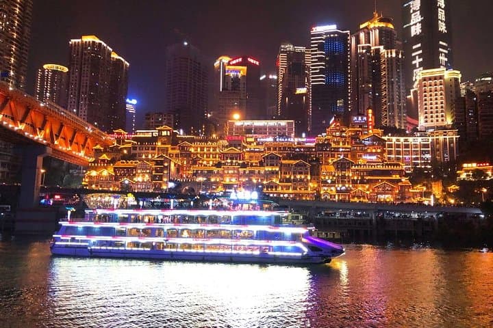 Chongqing Liangjiang Night Cruise & Authentic Hot Pot Dinner photo 3
