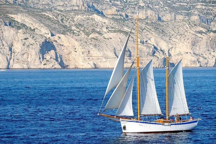 Sail the Calanques Aboard a 1949 Schooner: Day Trip from Marseille