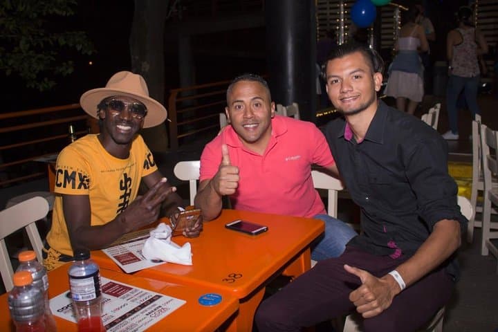Bogotá Salsa Night: Dance Class, Dinner & Iconic Bar Tour