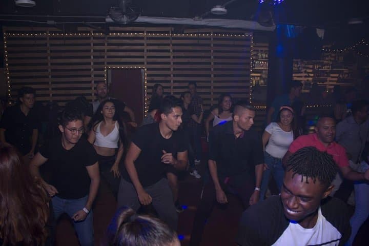 Bogotá Salsa Night: Dance Class, Dinner & Iconic Bar Tour photo 3