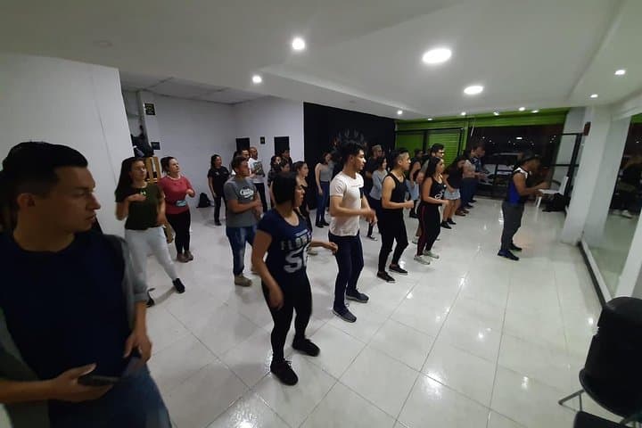 Learn Salsa and Bachata in La Candelaria — 90-Minute Private Dance Class in Bogotá photo 2