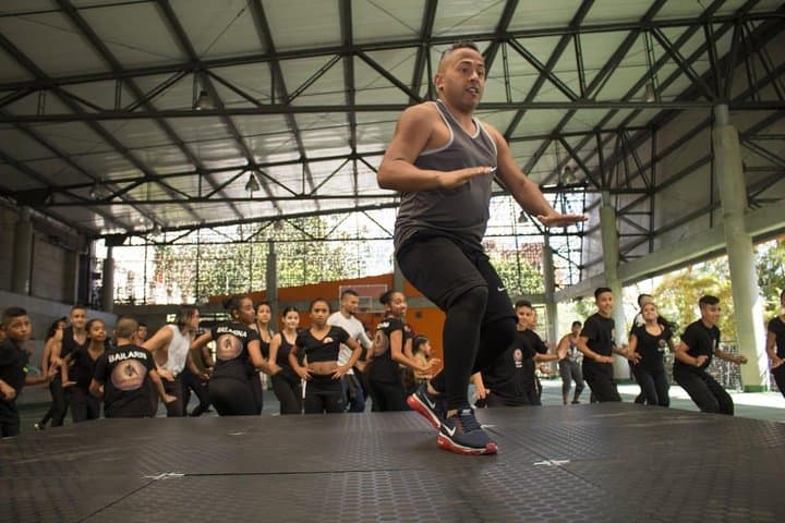 Learn Salsa and Bachata in La Candelaria — 90-Minute Private Dance Class in Bogotá photo 4