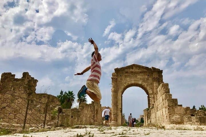 Half-Day Tyre Tour: Roman Hippodrome, Al-Bass & Old Souk with English Driver