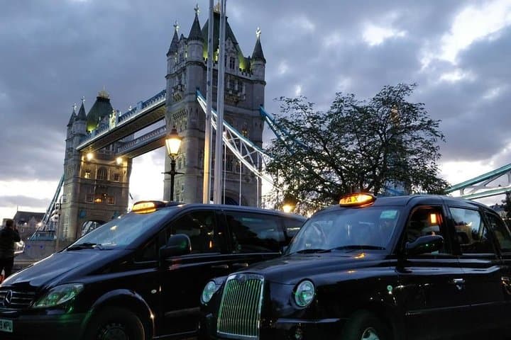 Light Up London: Private 2-Hour Night Tour in an Iconic Black Cab