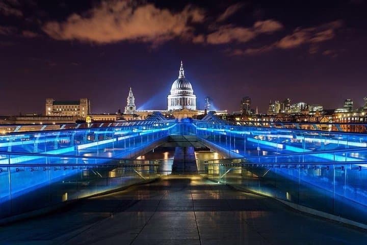 Light Up London: Private 2-Hour Night Tour in an Iconic Black Cab photo 3