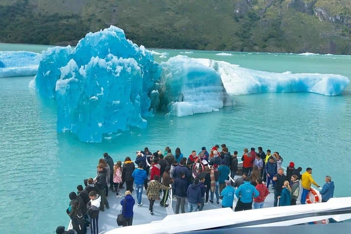 Full-Day Ríos de Hielo: Upsala & Spegazzini Glacier Boat Tour from El Calafate photo 3