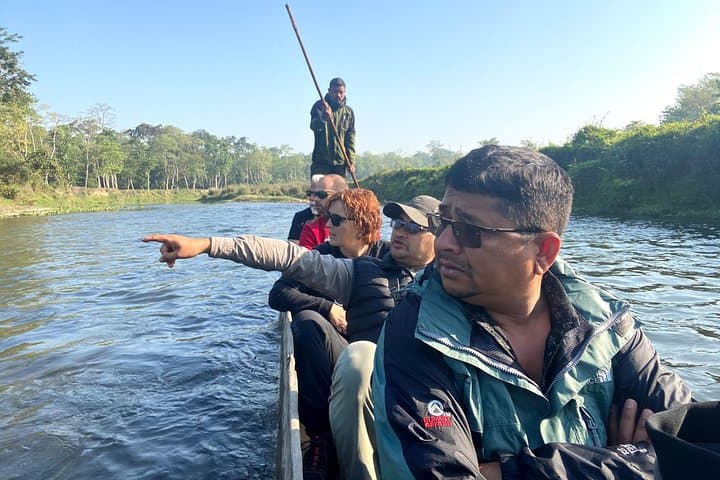 45-Minute Canoe on Rapti River in Chitwan National Park photo 4