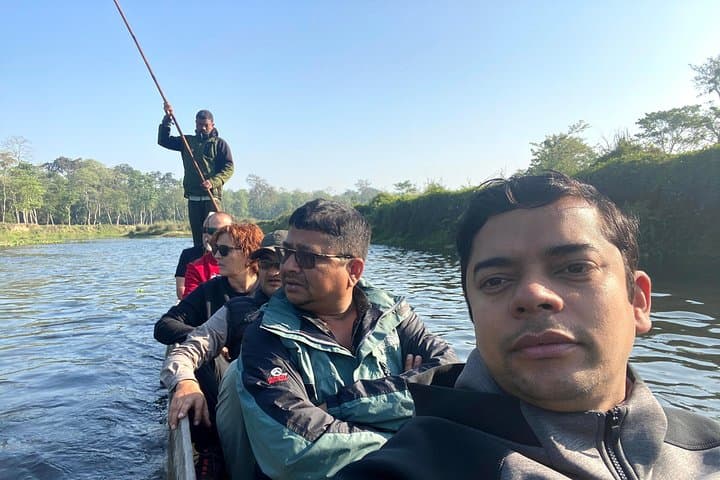 45-Minute Canoe on Rapti River in Chitwan National Park photo 5
