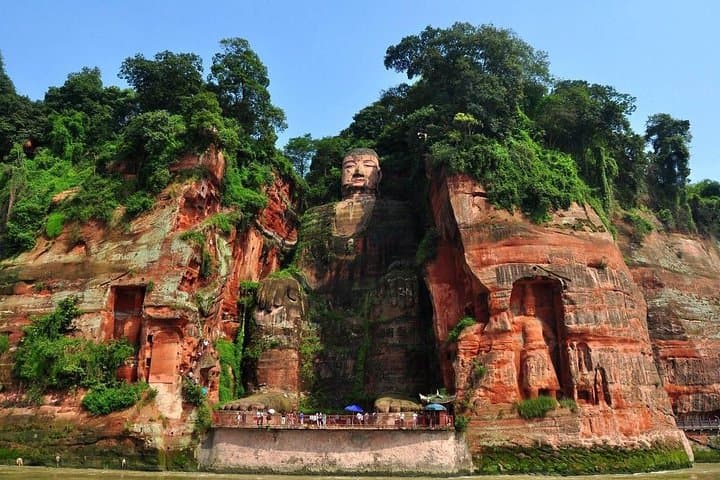 Explore Leshan Giant Buddha and Local Market: Private Day Tour from Chengdu photo 4