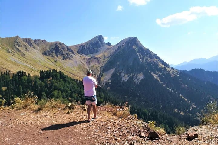 Hellenic Alps Off-road Adventure: 5-Day 4x4 Through Karpenisi, Lake Plastira & Meteora
