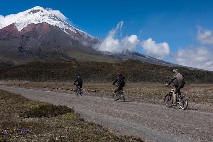 6-Day Ecuador Multisport Adventure: Cotopaxi, Quilotoa, Baños & Amazon Rivers