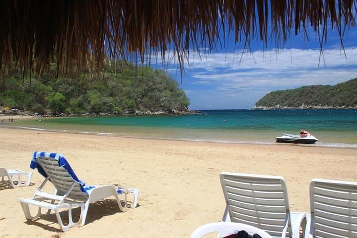 Bays of Huatulco Boat Tour: Snorkel Chachacual, Spot Dolphins & Lunch in Maguey Bay photo 3