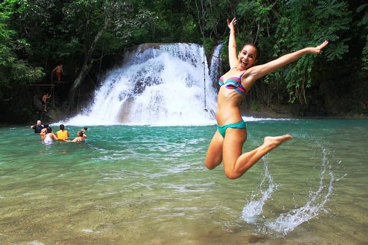 Llano Grande Waterfalls Tour from Huatulco — Waterfalls, Coffee & Traditional Medicine photo 4