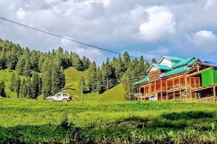 Luxury Kashmir Tour: 7 Nights, 8 Days — Srinagar, Gulmarg, Pahalgam & Sonamarg
