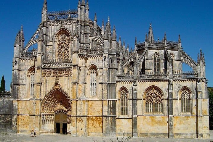 Private Tour of Tomar, Fátima & Batalha: 3 UNESCO Sites in One Day photo 1