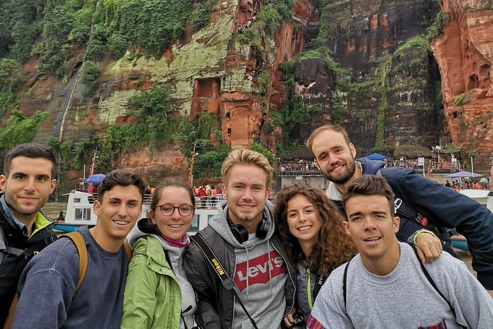 Chengdu Private Day Tour: Giant Pandas & Leshan Giant Buddha by Boat