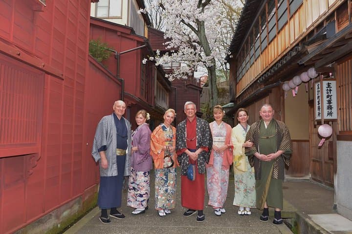 Try On and Buy a Kimono in Kanazawa: Choose Your Kimono & Obi photo 2