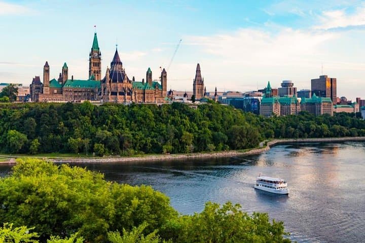 Ottawa Night Driving Tour and Rideau River Cruise: Illuminated Landmarks After Dark photo 2