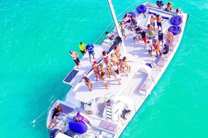 Punta Cana Snorkeling Party Cruise: Bavaro Catamaran & Natural Pool