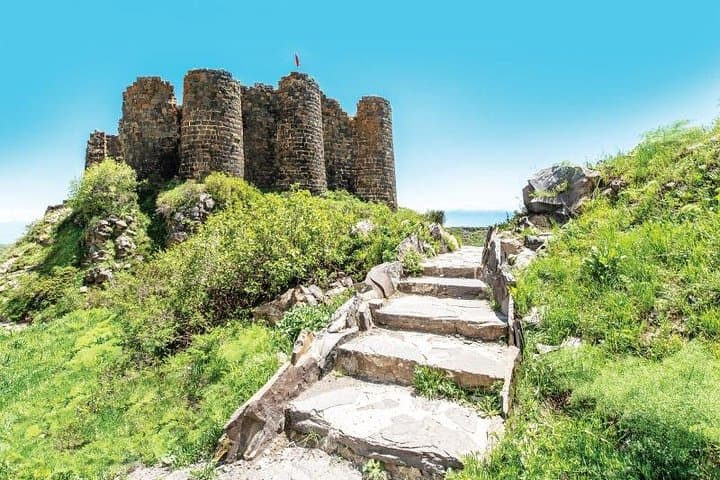 Private Tour to Amberd Fortress, Saghmosavank & Armenian Alphabet Monument photo 2