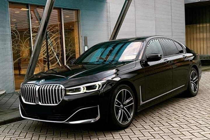 Las Vegas Airport Private Luxury Transfer — LAS to City Center photo 2