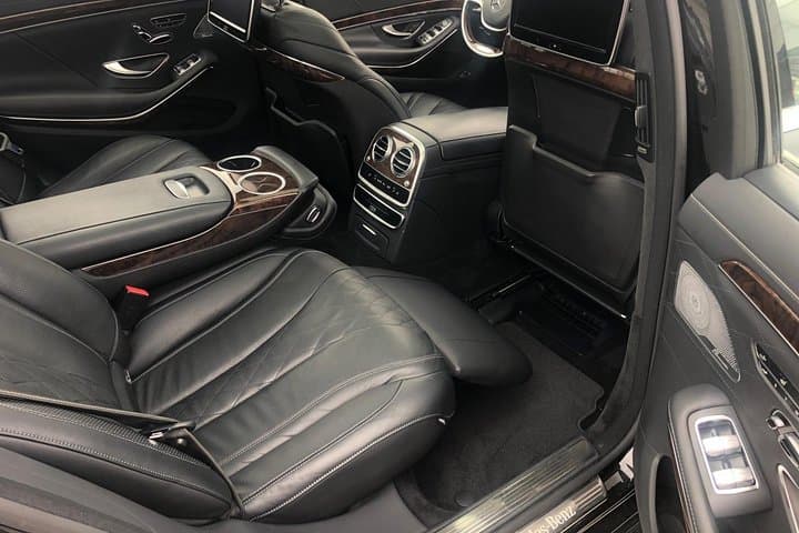 Seattle Private Airport Transfer: Luxury Car Service to SEA photo 3