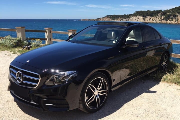 Seattle Airport Private Transfer: Business Car from SEA to Downtown photo 3