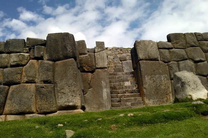 4-Day Private Cusco to Machu Picchu and Humantay Lake Tour photo 2
