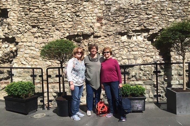 Black Cab Roman & Medieval London: Private Half-Day Historical Tour photo 2