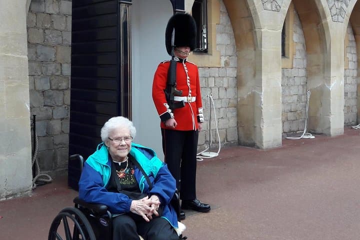 Windsor Day Trip from London: Private Roundtrip Transfer & Self-Guided Walk photo 4