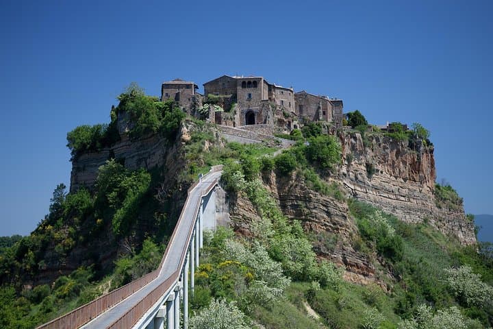 Private Day Trip from Rome to Orvieto & Civita di Bagnoregio: Cathedral, Pozzo, and Hilltop Village