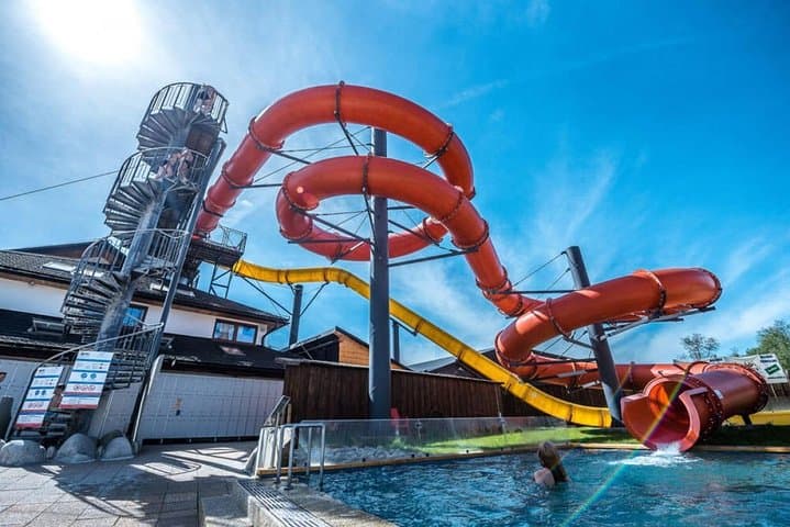 Day Trip from Krakow to Gorący Potok Thermal Baths in Szaflary