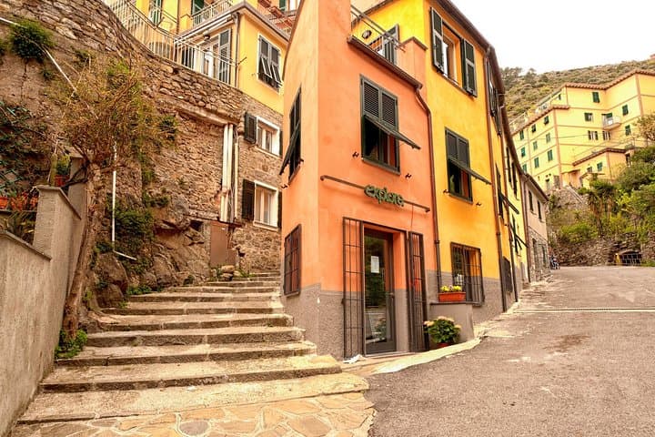 Private Full-Day Tour from Genoa Pier to Cinque Terre: Train, Cliffs & Coastal Villages photo 2