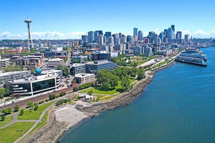 Luxury Private SUV Transfer: Seattle Airport (SEA) to Downtown Seattle photo 6