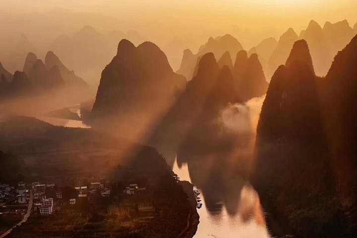 Sunrise on Xianggong Hill: Half-Day Yangshuo Morning Tour