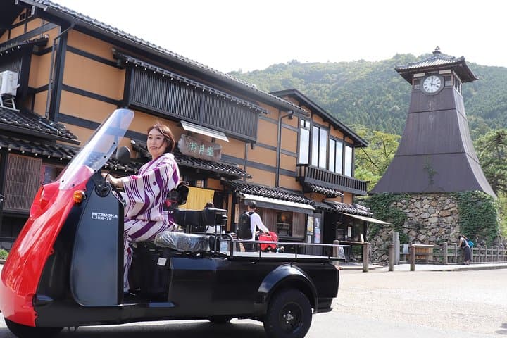 Explore Izushi Castle Town by Retro EV: Guided Basket Car Tour in Hyogo