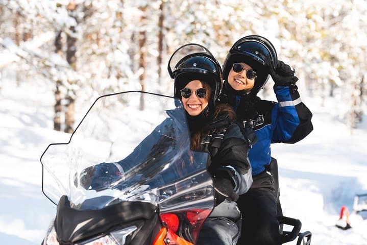 Beginner Snowmobile Safari on the Arctic Circle — Rovaniemi Snowmobile Tour photo 4