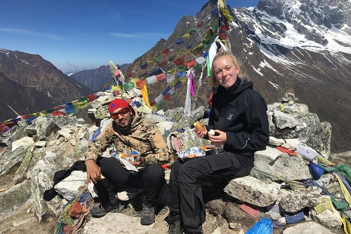 Langtang to Kyanjin Gompa: 11-Day Himalayan Trek to Tsergo Ri photo 4