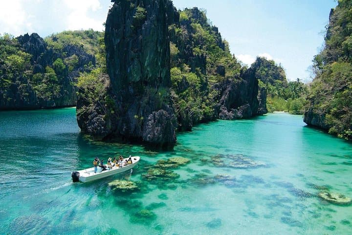El Nido Island Hopping from Puerto Princesa: Full-Day Bacuit Bay Islands & Lagoons photo 3