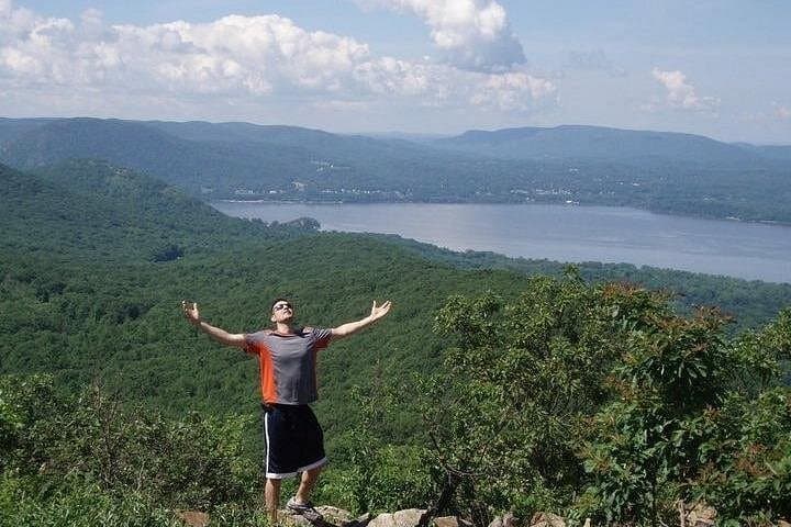 Walkway Over the Hudson, Mount Beacon & Hudson Valley Wineries: 2-Day Beacon Hike and Tasting photo 3