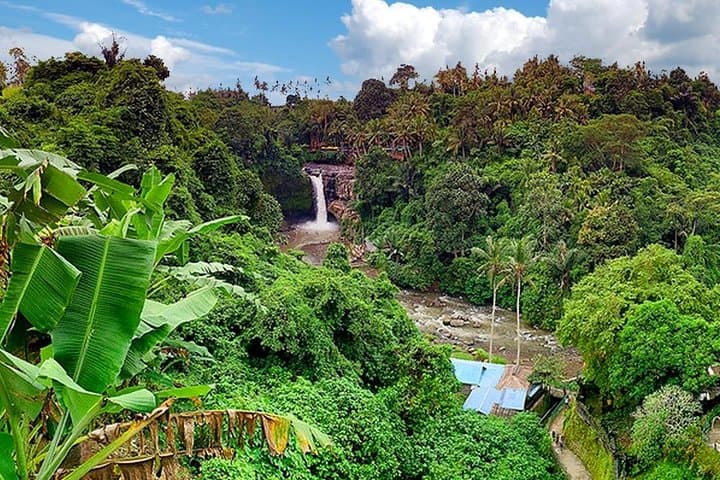 Bali Middle Lane: Ubud Day Tour of Waterfalls, Temples & Artisan Villages photo 3